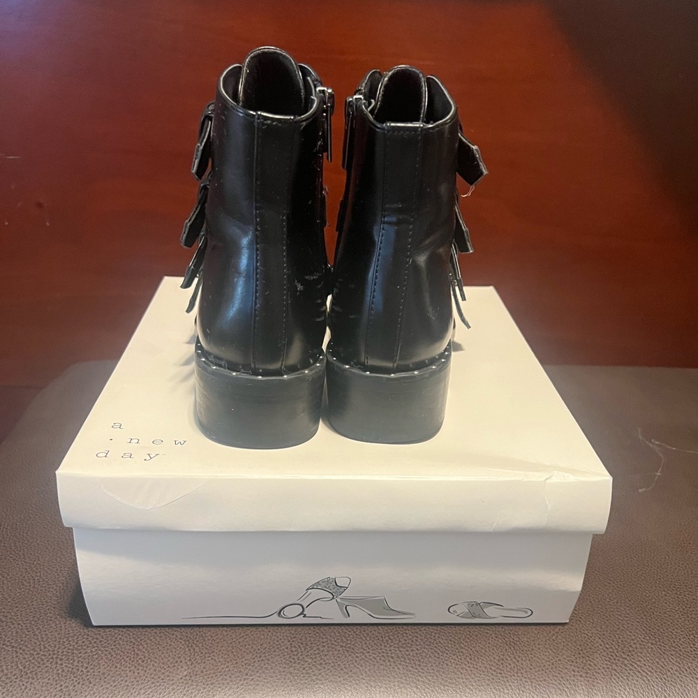 Booties - Picture 3 of 7